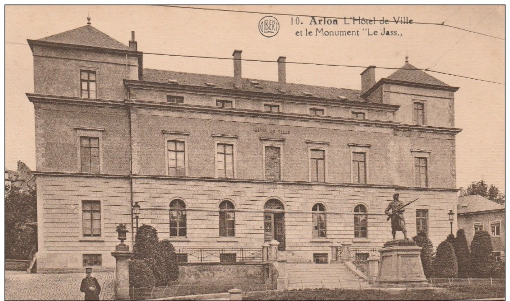 Arlon-l'Hotel De Ville.(politieagent Op Voorplan) - Polizia – Gendarmeria