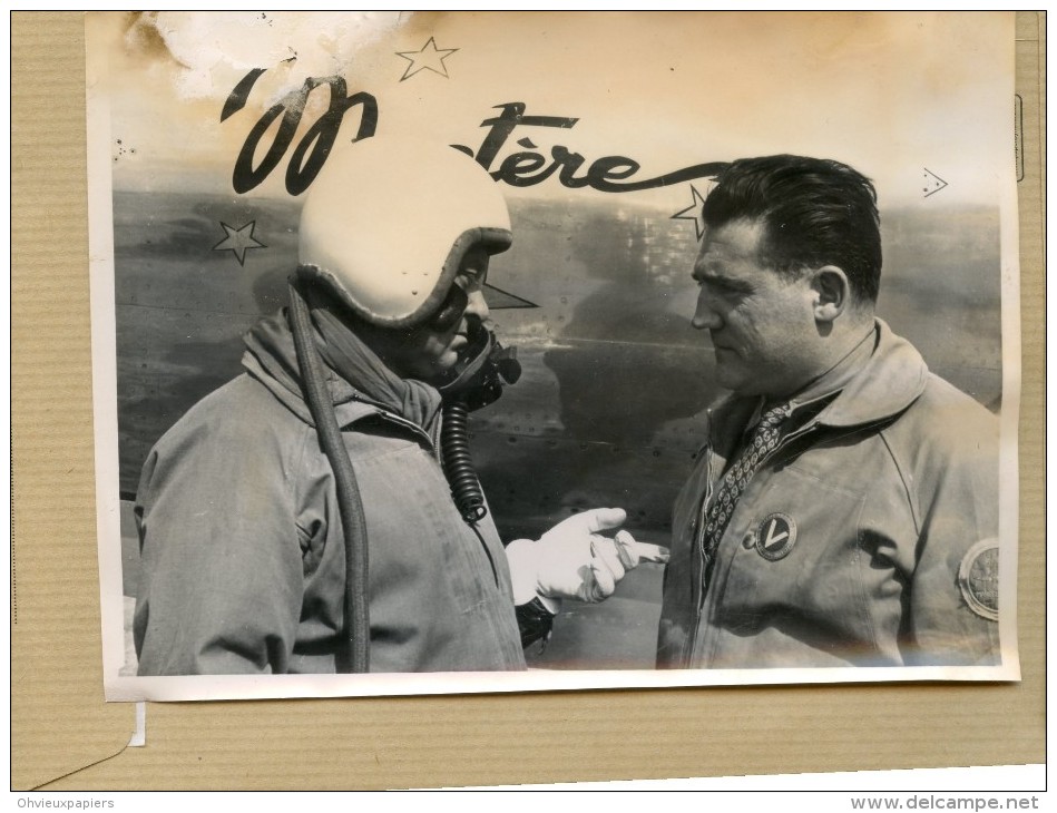 Photo Originale - PILOTE AVION .   BRETIGNY ; Base Aérienne Militaire , KOSTIA ROSANOFF  Et Son Mécanicien  EN 1952 - Aviation