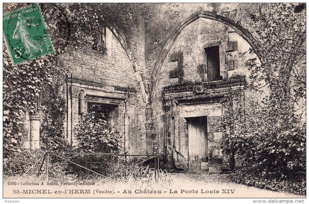 St Michel En L'Herm : Au Ch âteau, La Porte Louis XIV - Saint Michel En L'Herm