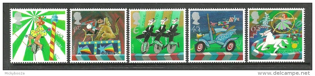 GB 2002 CIRCUS EUROPA CYCLING TRICYCLE CARS CLOWNS HORSES LIONS SET MNH - Neufs