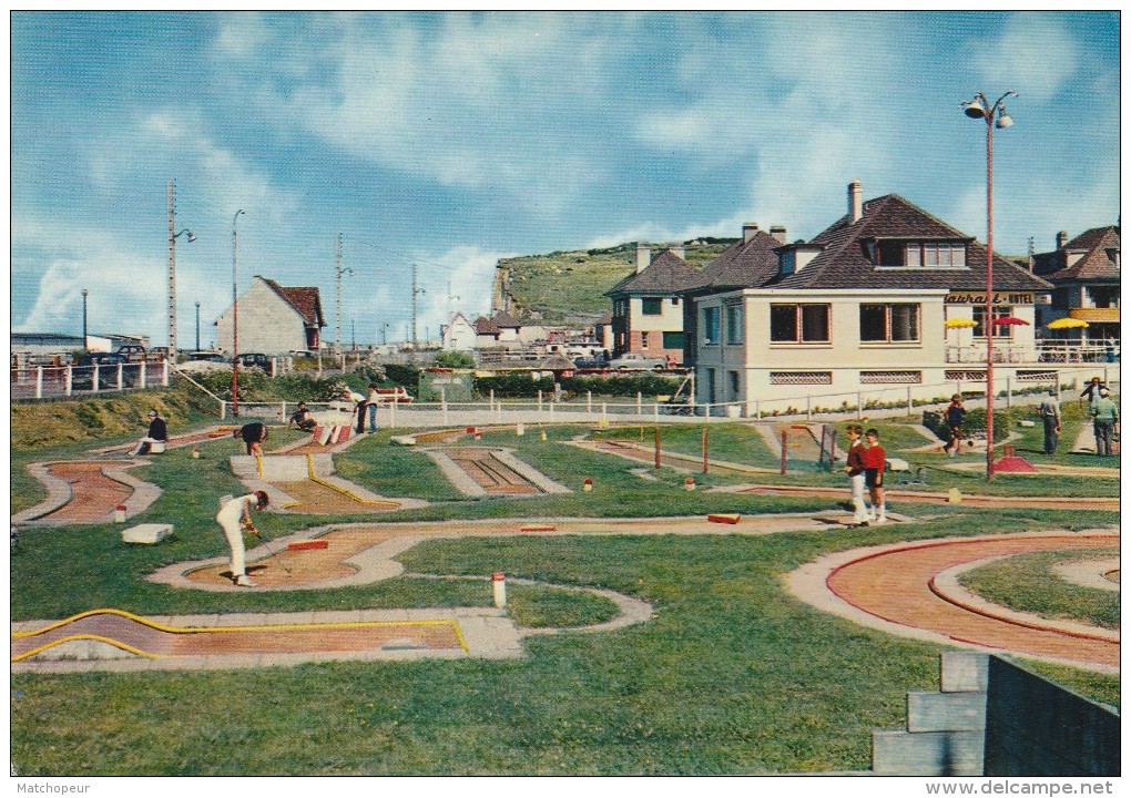 POURVILLE SUR MER -76- LA FALAISE ET LE GOLF MINIATURE - Autres & Non Classés