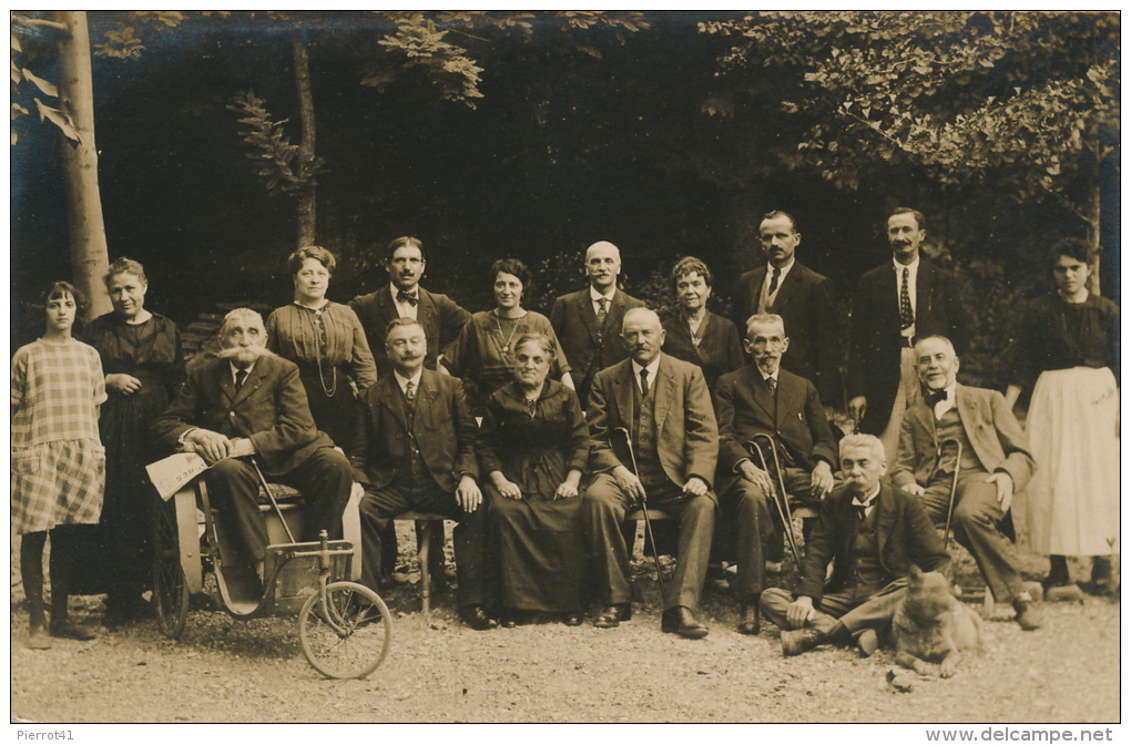 LAMALOU LES BAINS - Belle Carte Photo Portrait Touristes Parisiens En Vacances En 1921 - Lamalou Les Bains