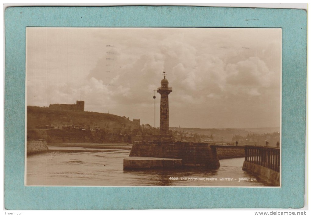 WHITBY  -  THE  HARBOUR  MOUTH  -  1935  -  BELLE CARTE  - - Whitby