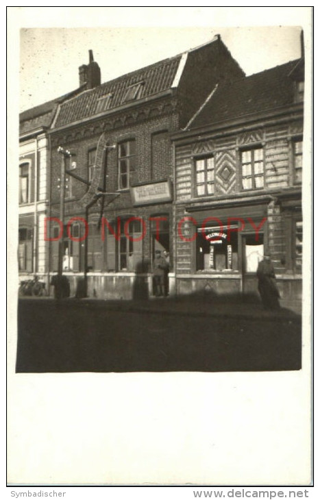 CPA SECLIN - Rue De Burgault - Cafe De La Poste Et Coiffeur Delevallee - Carte Photo Guerre - Seclin