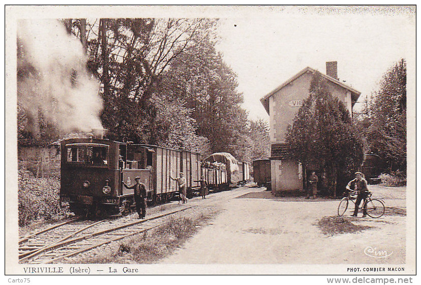 Transports - Chemins De Fer -  Train Entrant En Gare De Viriville Isère - Stations With Trains