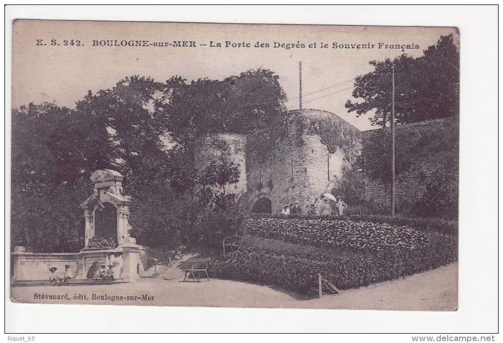 E.S. 242 -BOULOGNE Sur MER - La Porte Des Degrès Et Le Souvenir Français - Boulogne Sur Mer