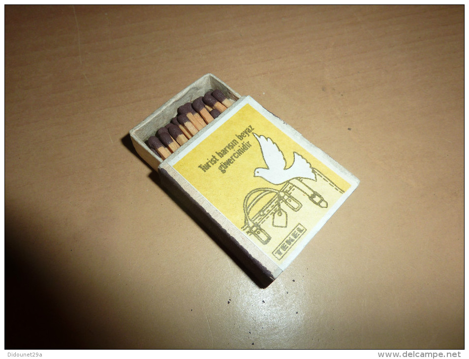 Ancienne Boîte D´allumettes *x En Bois TURQUIE "TEKEL - Turist Barisin Beyaz Guvercinidir (jaune)" - Matchboxes