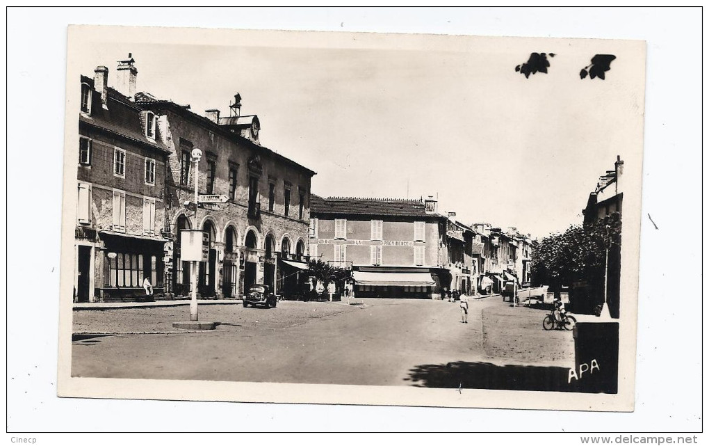 CPSM 64 - SAINT-PALAIS - Place De L'Hôtel-de-Ville - TB PLAN CENTRE VILLAGE ANIMATION TRACTION AVANT CITROEN MAGASINS - Saint Palais