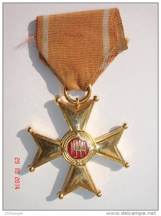 Médaille Ordre De La Pologne Restaurée - 1944 - Médaille Bon état - Ruban Décoloré. - Autres & Non Classés