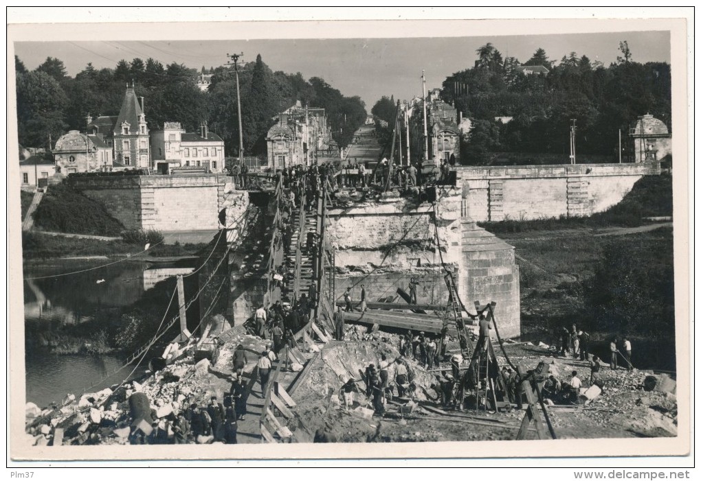 TOURS - Carte Photo - Le Pont De Pierre Et La Tranchée, Bombardements 1944 - Tours