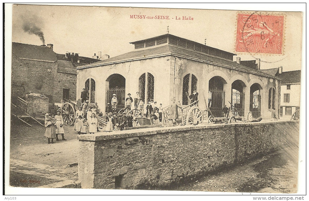 10- Aube _ Mussy-sur-Seine _ La Halle  (Beaucoup D'enfants) - Mussy-sur-Seine