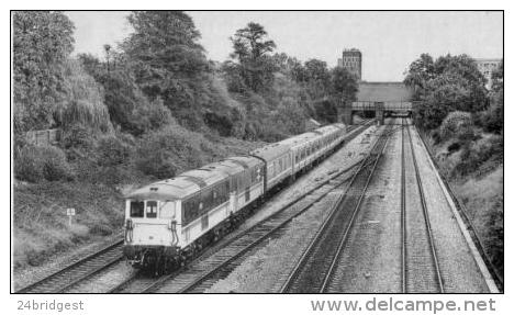 West Ealing Railway Station Class 73 - Eisenbahnverkehr
