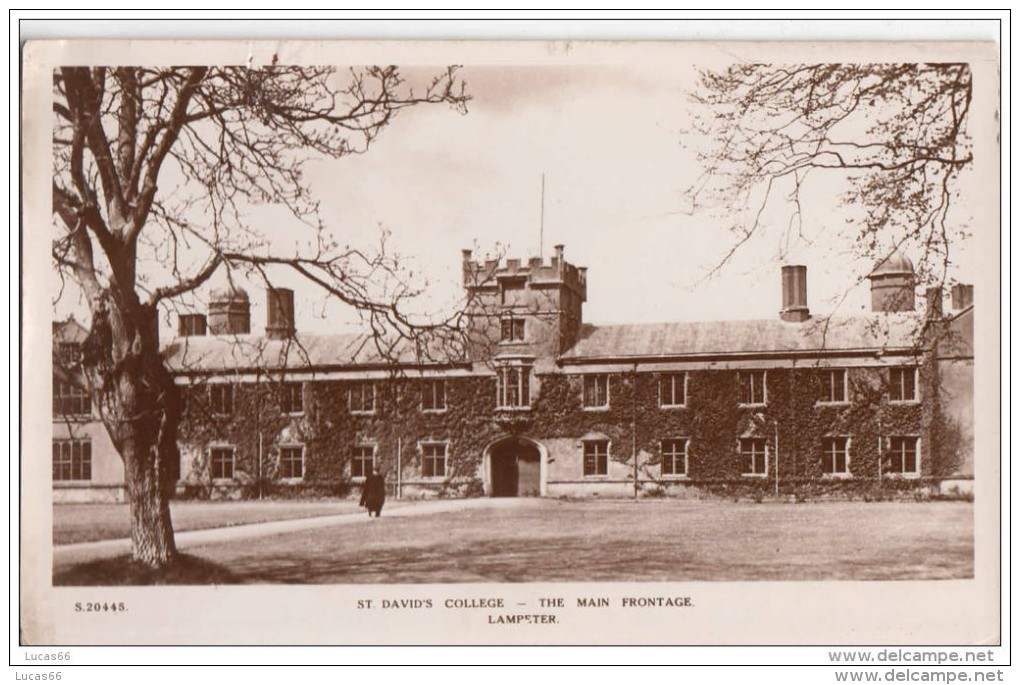 POSTCARD 1950 CA. LAMPETER ST DAVID´S COLLEGE - THE MAIN FRONTAGE - Zu Identifizieren