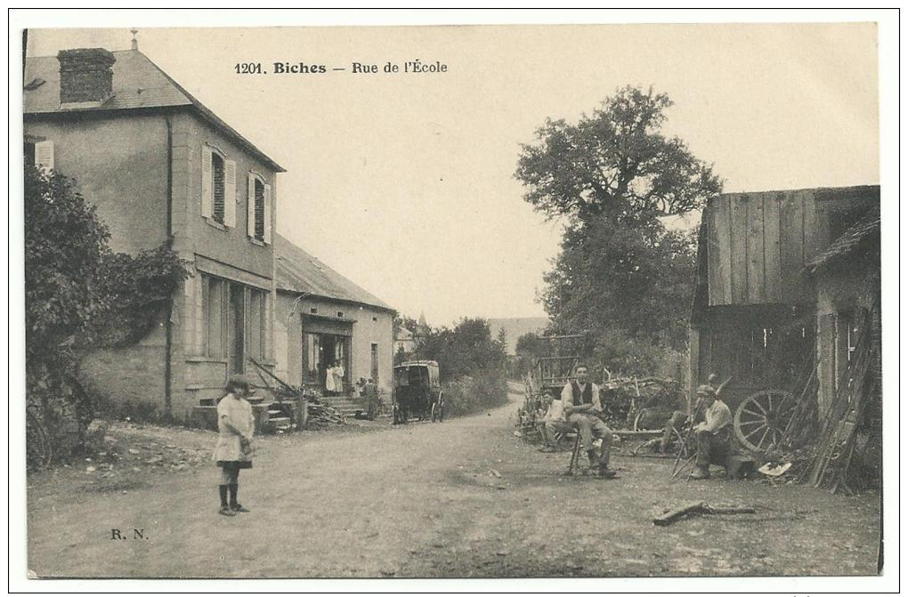 58 - CPA  - BICHES - Rue De L'école  ( NIEVRE ) - Sonstige & Ohne Zuordnung