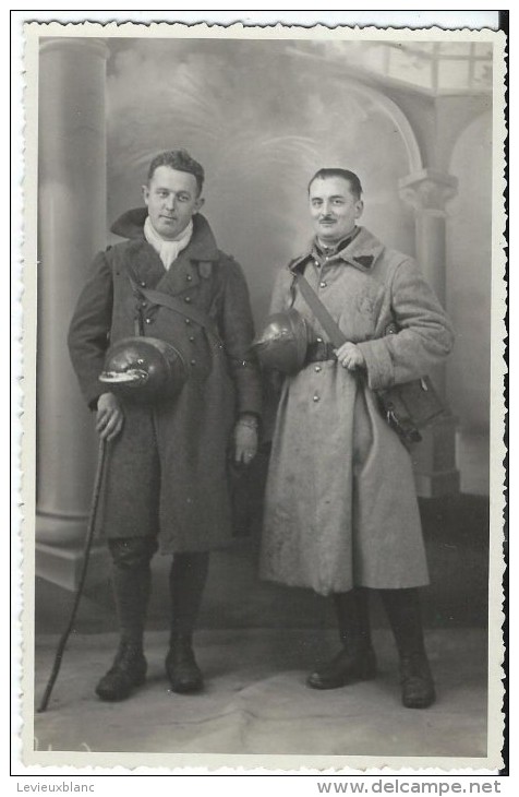 Carte Postale /Photographie/ Deux Soldats En Tenue De Campagne , Avec Casques/  1939? PH218 - Other & Unclassified