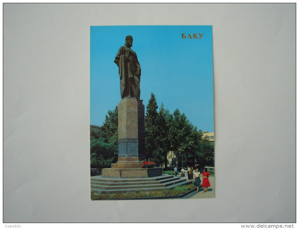 AZERBAIJAN   :BAKY  ,BAKU :      Monument To Nizami Gianjevi - Azerbaigian