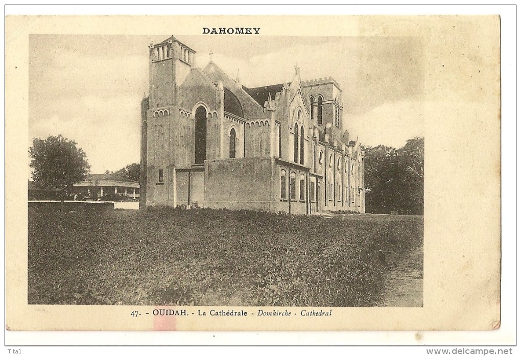 S1638 - 47 - Ouidah - La Cathédrale - Dahomey