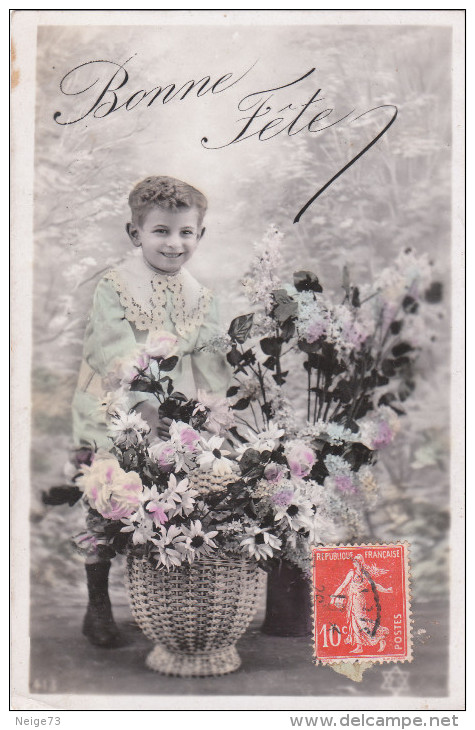 Carte Postale Ancienne Fantaisie - Bonne Fête - Garçonnet - Fleurs - Autres & Non Classés