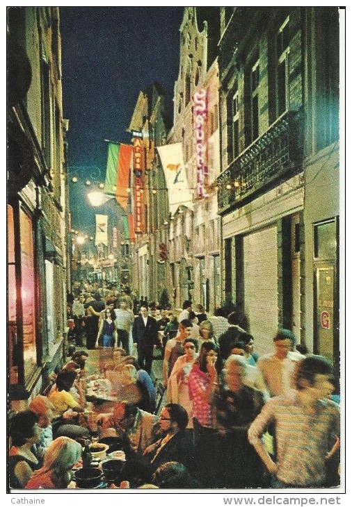 BELGIQUE . BRUXELLES . RUE DES BOUCHERS LA NUIT - Brüssel Bei Nacht