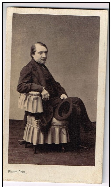 CDV - Pierre PETIT à Paris -  Portrait D´un Homme Avec Chapeau (2scans) - Antiche (ante 1900)