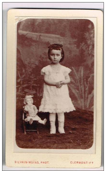 CDV - SILVAIN MOINS à Clermont-Ferrand (Puy-de-Dôme) - Fillette  Avec Poupée, Doll (2scans) - Antiche (ante 1900)