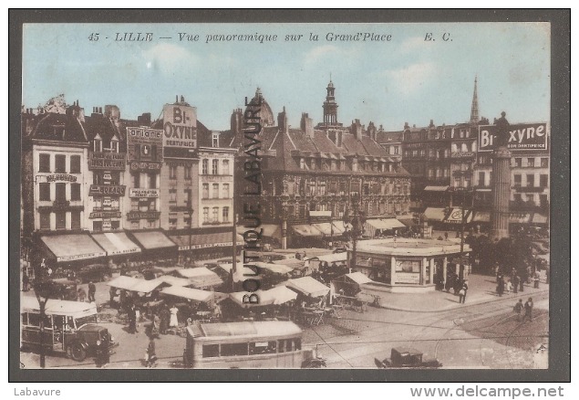 59--LILLE --Vue Panoramique Sur La Grand'place--cpsm Pf Colorisée - Lille