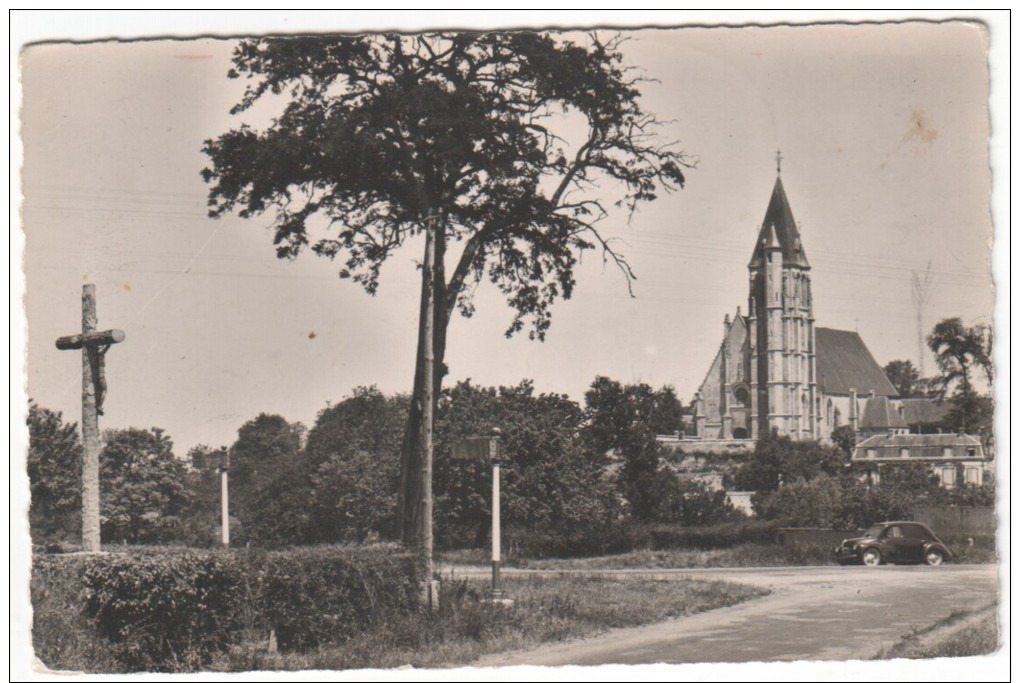 (F25) - BREZOLLES - LE CALVAIRE ET L'EGLISE - Autres & Non Classés