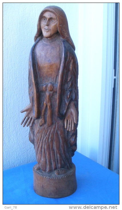 Statue Sculptée En Bois, Fait Main, Signe JM 02/92, Femme Paysanne Hauteur 32 Cm - Bois