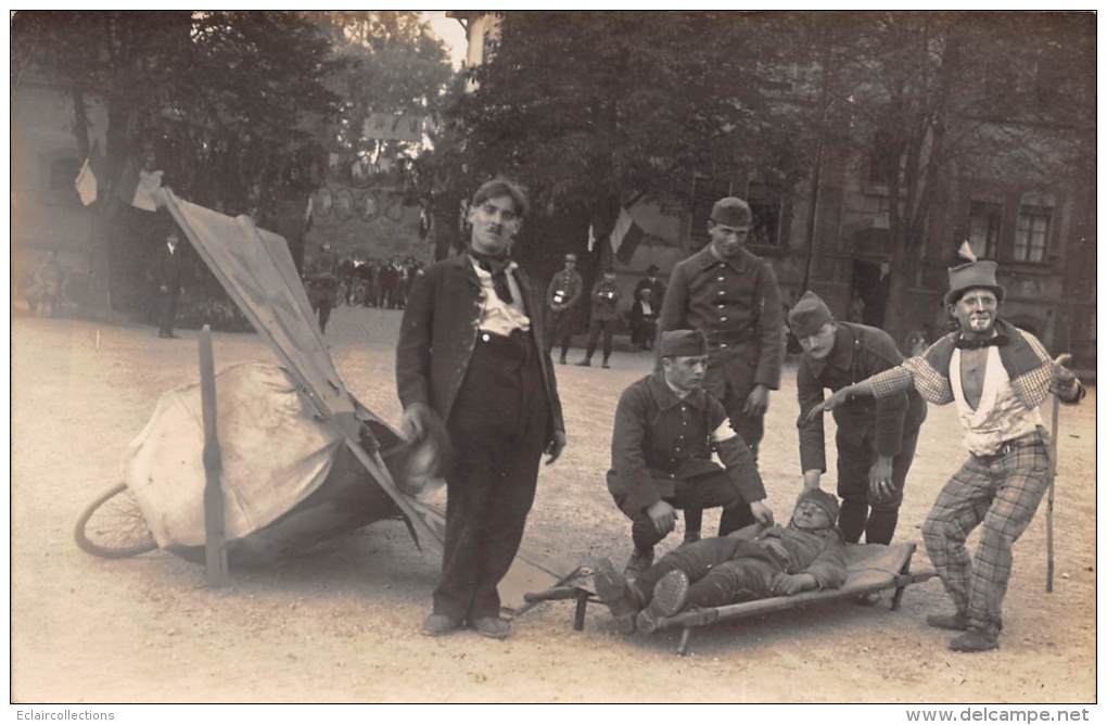 Thème Militaria  :   5 ème Peloton Honneur Aux Anciens   Escouade De  ??????  (voir Scan) - Regimenten