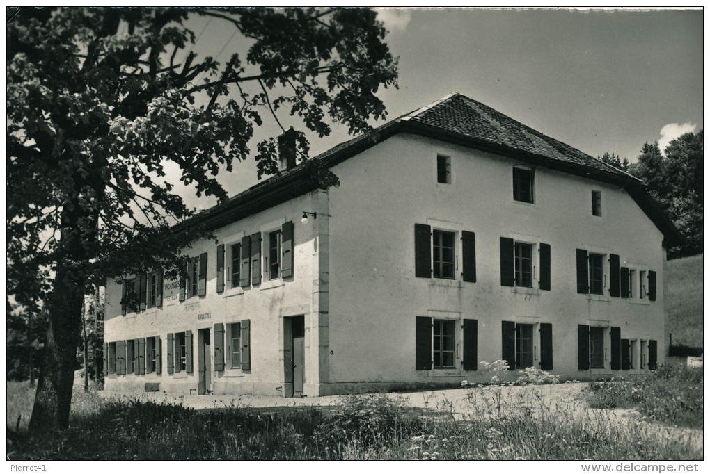 SUISSE - MONT DE BUTTES - Maison De Vacances "BELLEVUE" - Buttes 