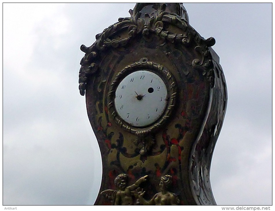 RARE - LOUIS XIV - Porte-montre - Enfant pissant sur le temps - marqueterie mode Boulle, Fin XVIIe déb. XVIIIe siècle