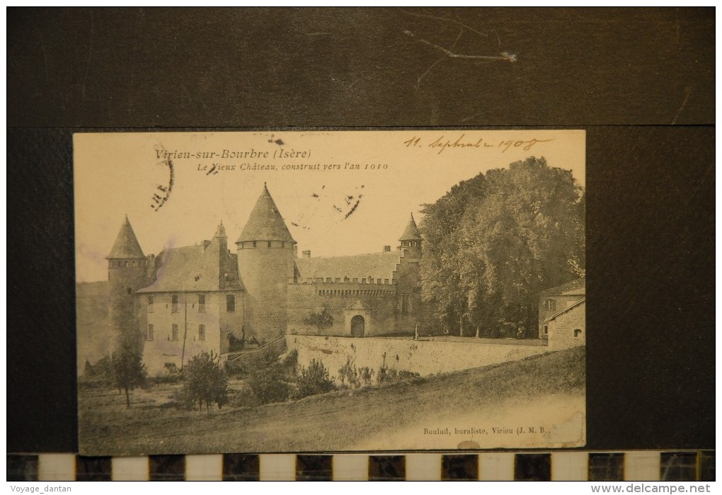 CP, 38, VIRIEUX SUR BOURBRE Le Vieux Chateau Construit Vers L'An 1010 Edition Boulud Buraliste Virieu RARE Plan - Virieu