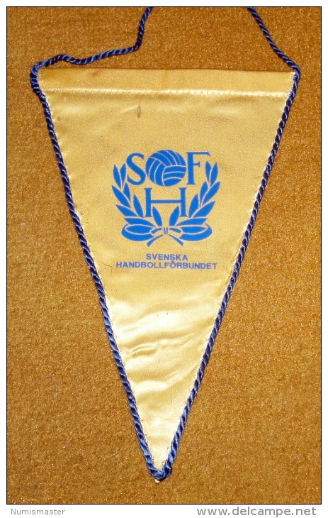 SWEDEN HANDBALL FEDERATION , FLAG 130 X 200 Mm - Handball