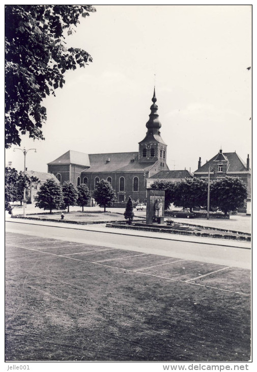 Meerhout St. Trudokerk En Marktplein - Meerhout