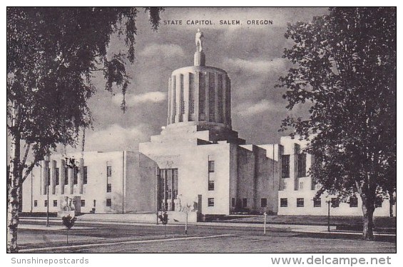 State Capitol At Salem Oregon - Salem