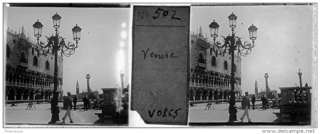 V0865 - ITALIE - VENISE - Place Saint Marc - Plaques De Verre