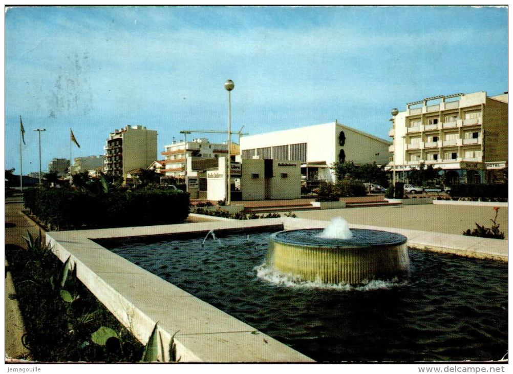 CANET ST NAZAIRE EN ROUSSILLON 66 - Place De La Méditerranée - Le Casino - O-3 - Canet En Roussillon