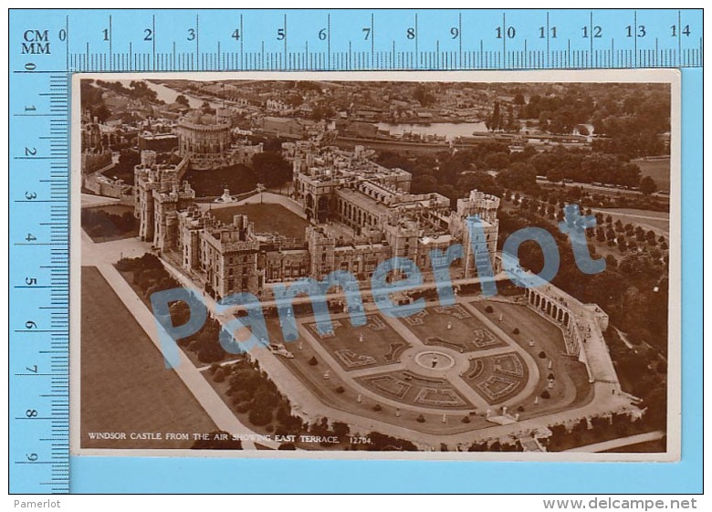 CPA Photo ( Windsor Castle From The Air Showing East Terrace ) Post Card Carte Postale Recto/verso - Windsor