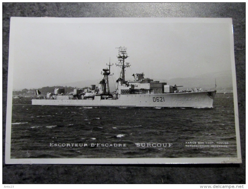 Militaria, Bateau , Navire De Guerre ,  ESCORTEUR D ESCADRE SURCOUF D621 , Photo Marius Bar Toulon, Marine National , - Bateaux