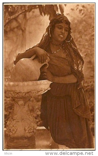 Postcard RA001722 - Middle East Woman - Africa