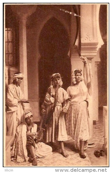 Postcard RA001724 - Middle East Women - África
