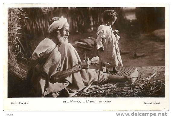 Postcard RA001738 - Morocco (Maroc) L'aieul Au Douar - Africa