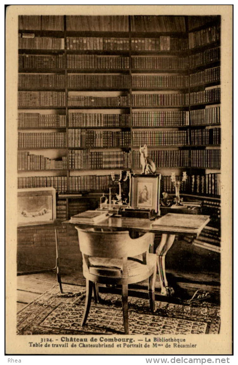 BIBLIOTHEQUES - Livres - Chateau De COMBOURG - Bibliotheken