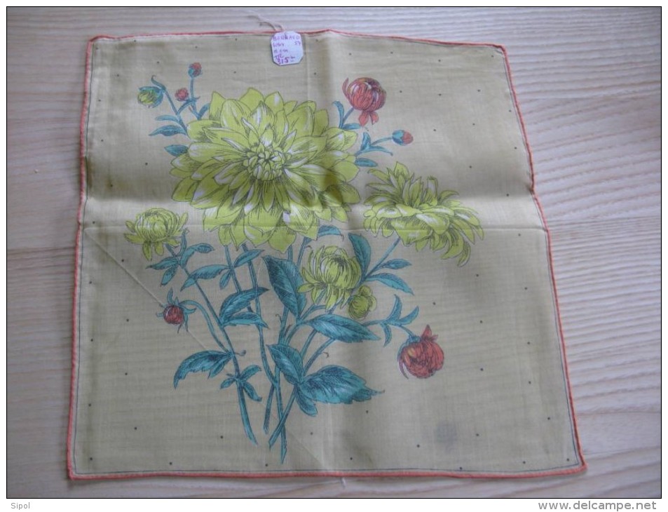 Pochette /mouchoir Années 1945/50 Bouquet De  Dahlias  Sur Fond Jaune  Neuf TBE 28 X 28 Cm Env" - Pañuelos