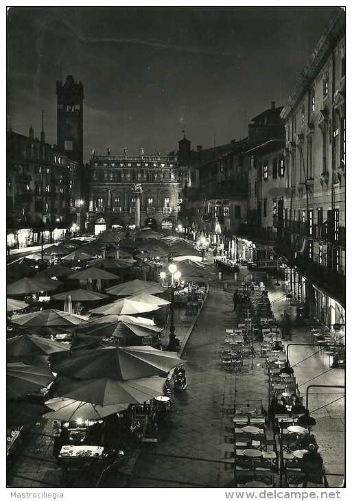 VERONA  Piazza Delle Erbe  Notturno - Verona