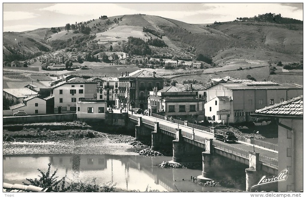 Behobie    ( 64 )  Le Pont  International  Et  Le  Poste  Frontière  Espagnol          ( Carte  S.m ) - Béhobie