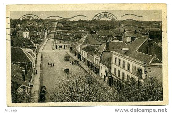 51 MOURMELON-LE-GRAND ++ Place Clémenceau Et Rue Du Général-Gouraud ++ - Mourmelon Le Grand