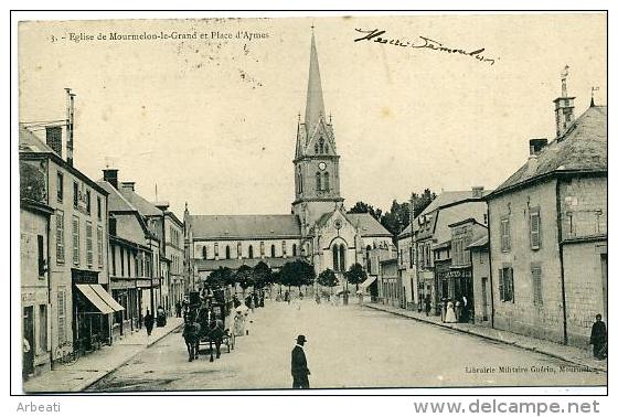 51 MOURMELON-LE-GRAND ++ Eglise De Mourmelon-le-Grand Et Place D'Armes ++ - Mourmelon Le Grand