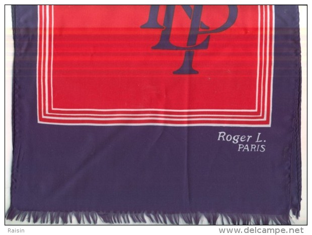 Echarpe -foulard  " Roger L. Paris "   BE - Hoofddoeken En Sjaals