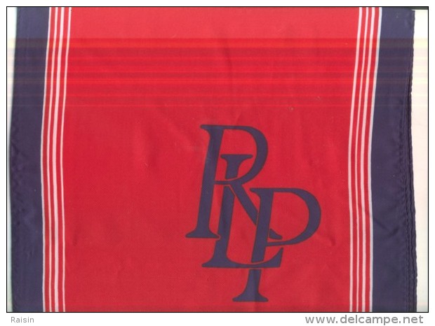 Echarpe -foulard  " Roger L. Paris "   BE - Hoofddoeken En Sjaals